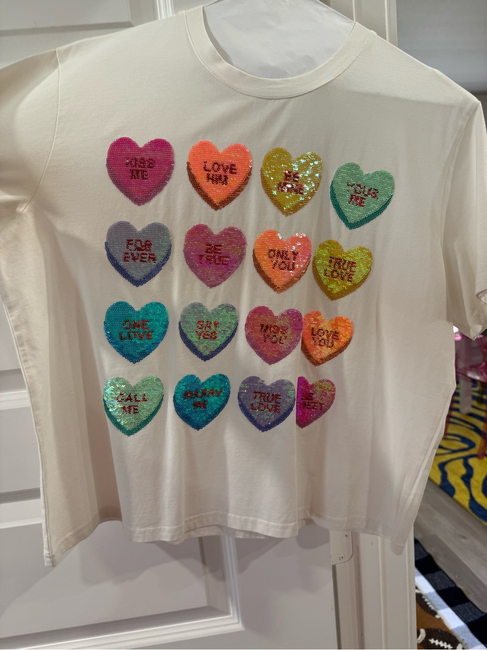 QUEEN OF SPARKLES Cream Tee with Multicolor Sequin Hearts